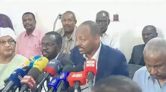 مجلس السيادة يرفض منح الحصانة لقيادات بـ(قحت) المركزي لمقابلة البرهان