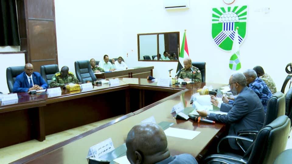 *عضو مجلس السيادة الفريق جابر يثني على أداء قطاع الصحة*