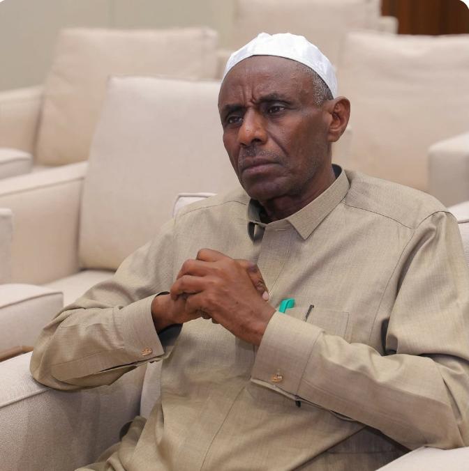 *عبد اللطيف السيدح: يكتب*
*لا تدفنوا رؤوسكم في الرمال*
*الحل في حل حكومة كامل وتشكيل أخرى برئاسة جابر*