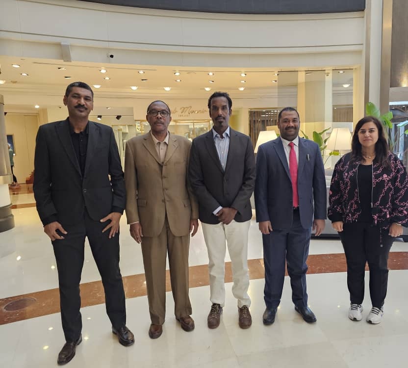 وفد من حزب الأمة يبحث مع رمضان لعامرة تطورات الأوضاع في السودان