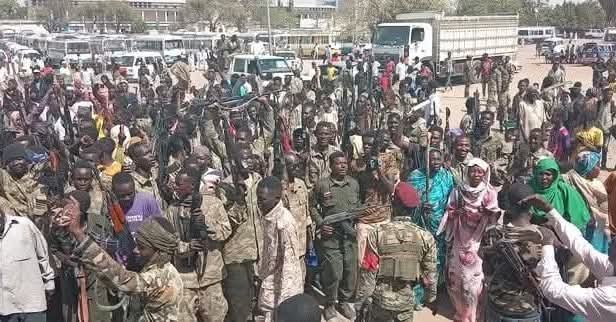 *المقاومة الشعبية.. درع الوطن وسيف الردع*

*أمين الصندوق القومي لرعاية الطلاب بشمال كردفان يشعل حماس المستنفرين ويؤكد: شيكان عصيّة وكردفان مقبرة الغزاة*