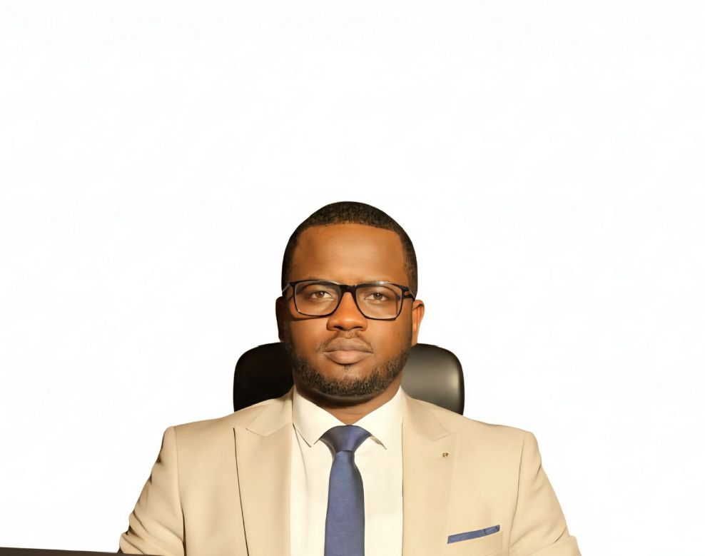 المستشار القانوني ورئيس منظمة مشاد أحمد عبدالله إسماعيل في حوار للمقرن(1-2):


*من النزوح إلى التأثير الدولي ..رئيس مشاد يفتح ملفات الحرب والعدالة*

*أدلة قاطعة وشهادات ميدانية تكشف تورط مرتزقة أجانب في الحرب*

*توثيق الانتهاكات يقود معركة العدالة في السودان*

*شبكات مصالح وراء استهداف البنية التحتية*


*الإفلات من العقاب أحد أبرز أسباب استمرار الحرب*

*حاوره: محجوب ابوالقاسم*