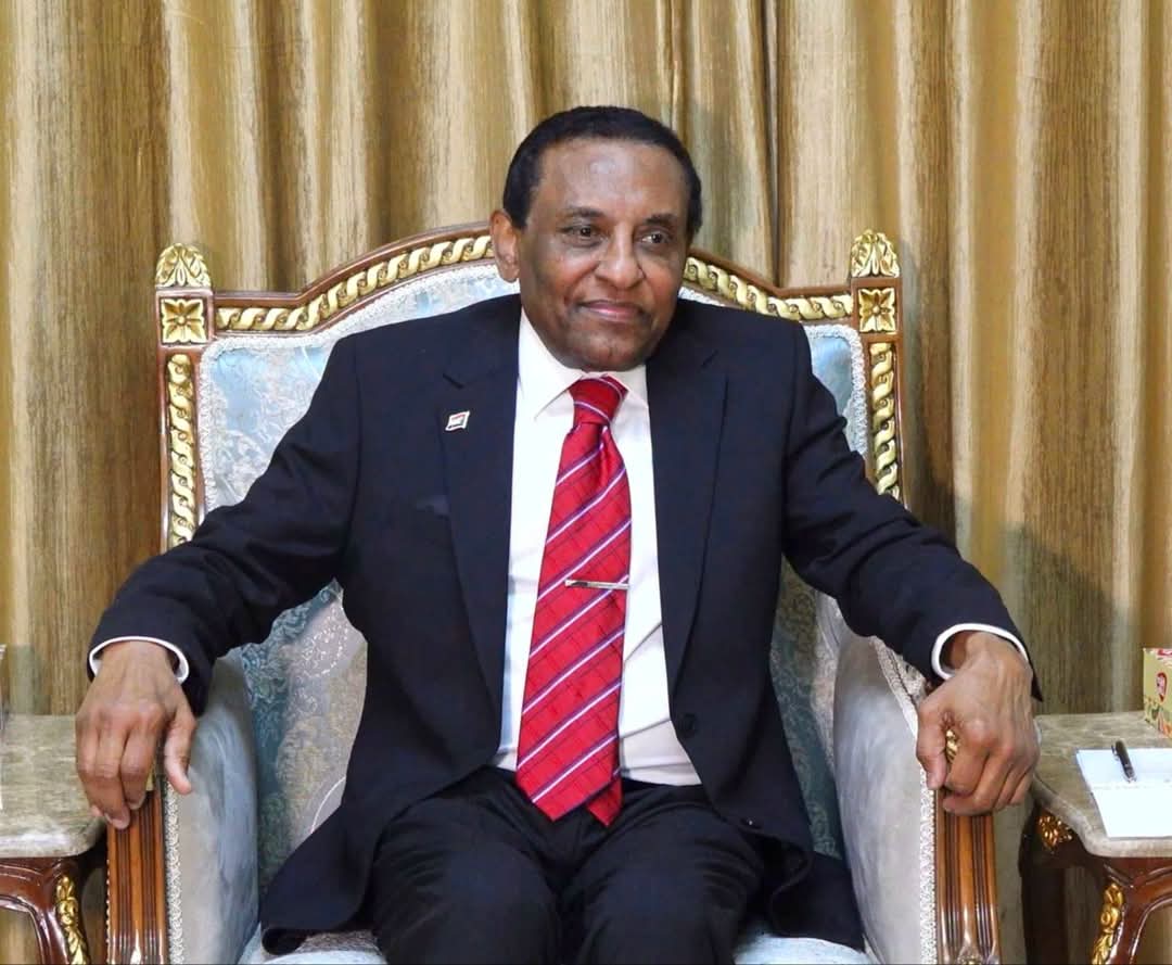 *د.احمد التجاني محمد يكتب :  عطفا على ما جاء في مقال الهندي عز الدين رئيس الوزراء قضى 40 سنة في بلاد الغرب فترة كافية لتغير نمط العقل والفكر والهوية السودانية كما غير الله نمط جيل الاستعباد والهوان إلى جيل البسالة والشجاعة   لدخول الأرض المقدسة !!*