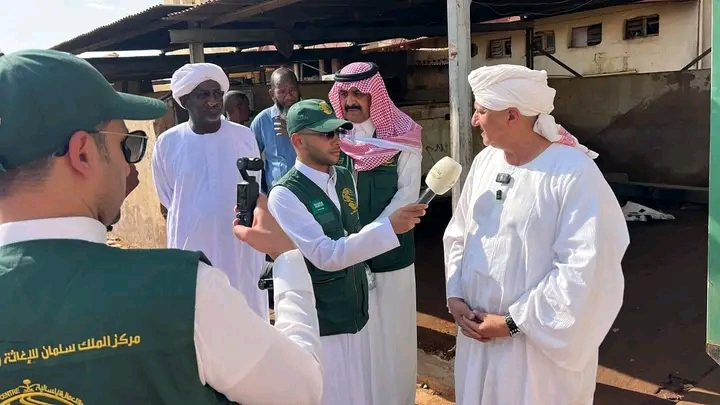 وفد إعلامي من مركز الملك سلمان يزور مشروعات استراتيجية بأم درمان
